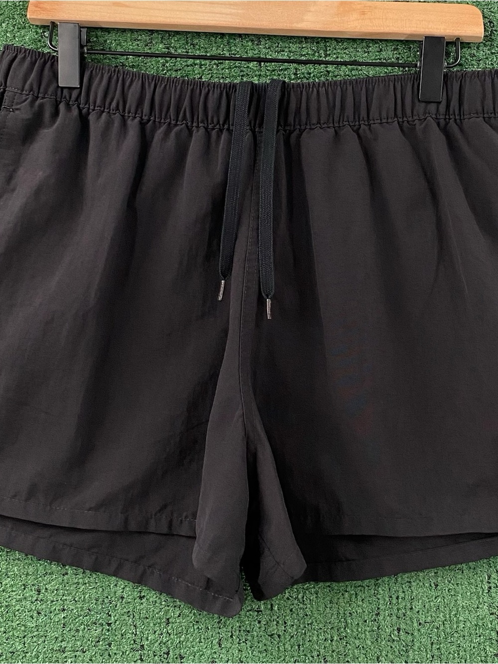 Patagonia Barely Baggies Black Shorts W/ Pockets Women’s Size Large